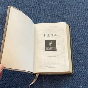 New Living Translation Compact Edition Bible - Black